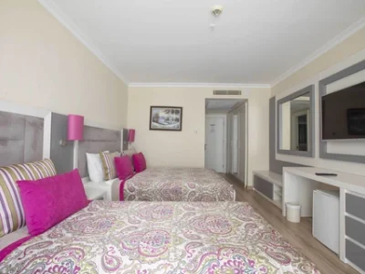 Standard Side Sea View Room for Families and Couples